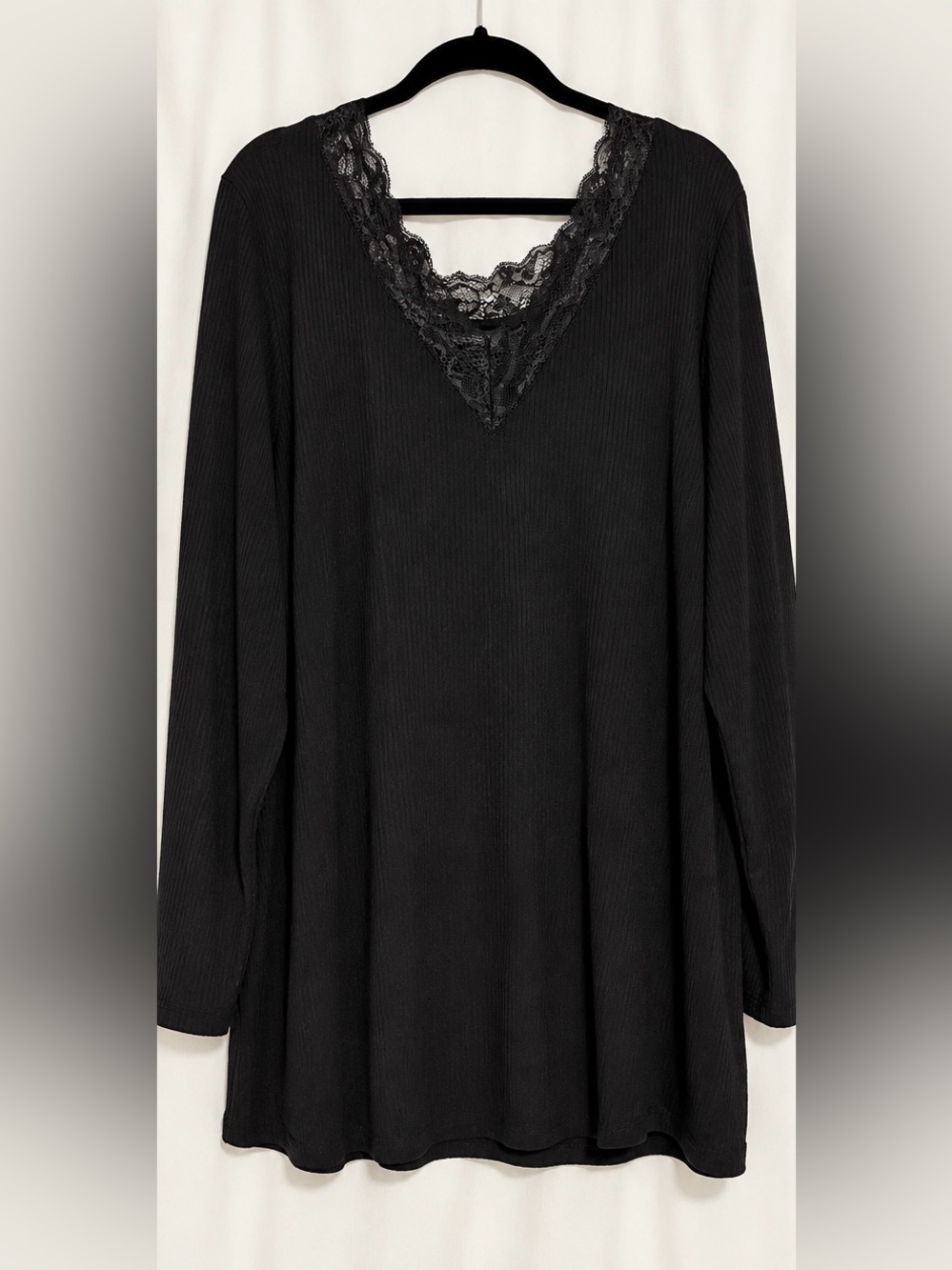 Torrid Black Ribbed Lace Trim V-Neck Long Sleeve Top Size 5 30/32